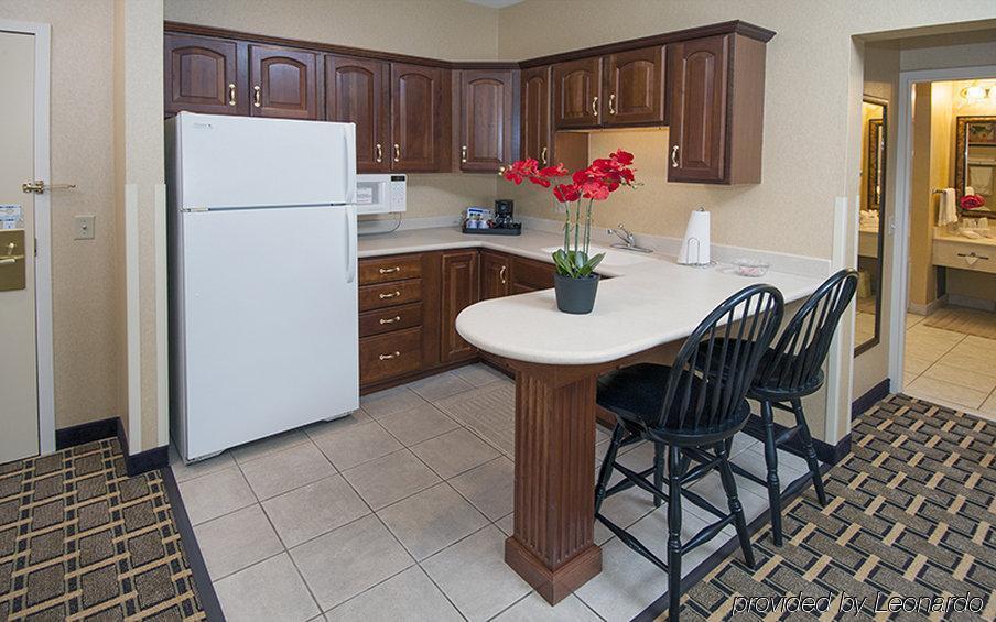 Holiday Inn Express Hotel & Suites Youngstown North-Warren/Niles By Ihg Rum bild