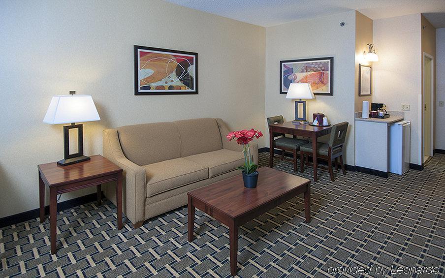 Holiday Inn Express Hotel & Suites Youngstown North-Warren/Niles By Ihg Rum bild