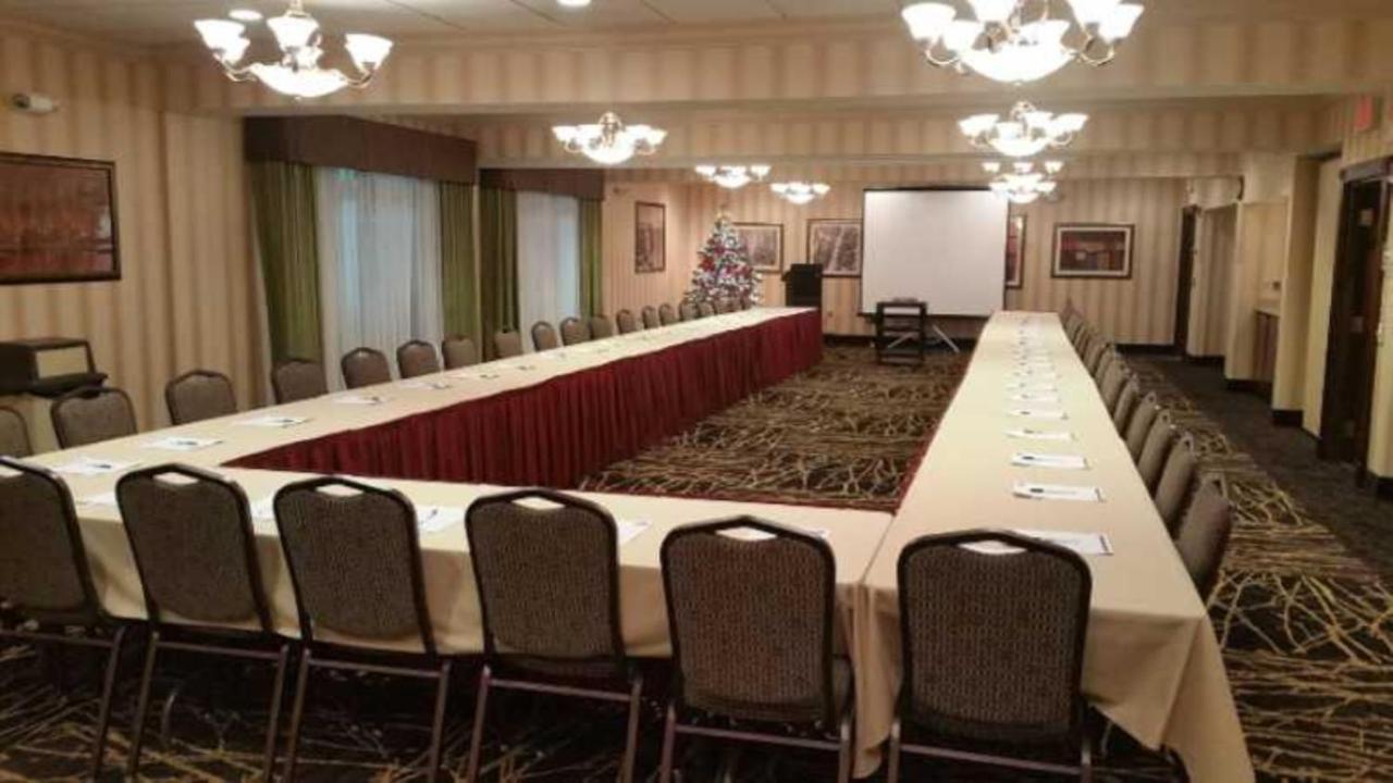 Holiday Inn Express Hotel & Suites Youngstown North-Warren/Niles By Ihg Exteriör bild