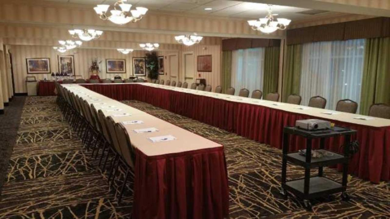 Holiday Inn Express Hotel & Suites Youngstown North-Warren/Niles By Ihg Exteriör bild