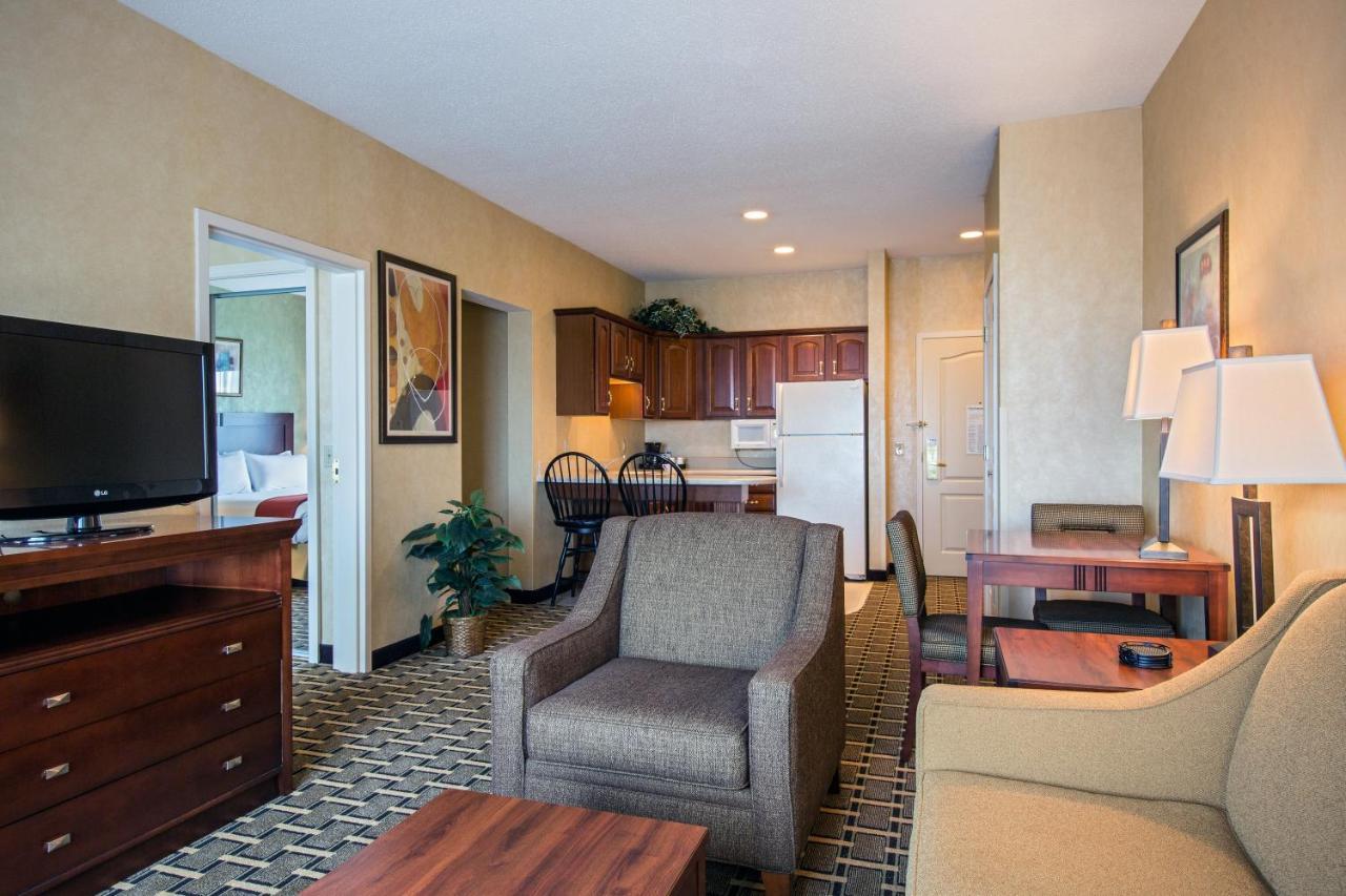 Holiday Inn Express Hotel & Suites Youngstown North-Warren/Niles By Ihg Exteriör bild