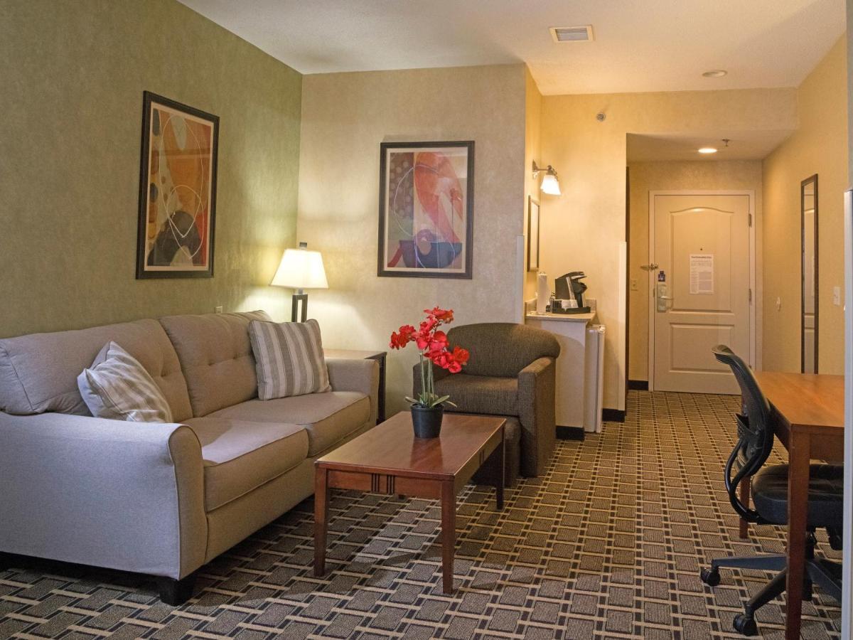 Holiday Inn Express Hotel & Suites Youngstown North-Warren/Niles By Ihg Exteriör bild