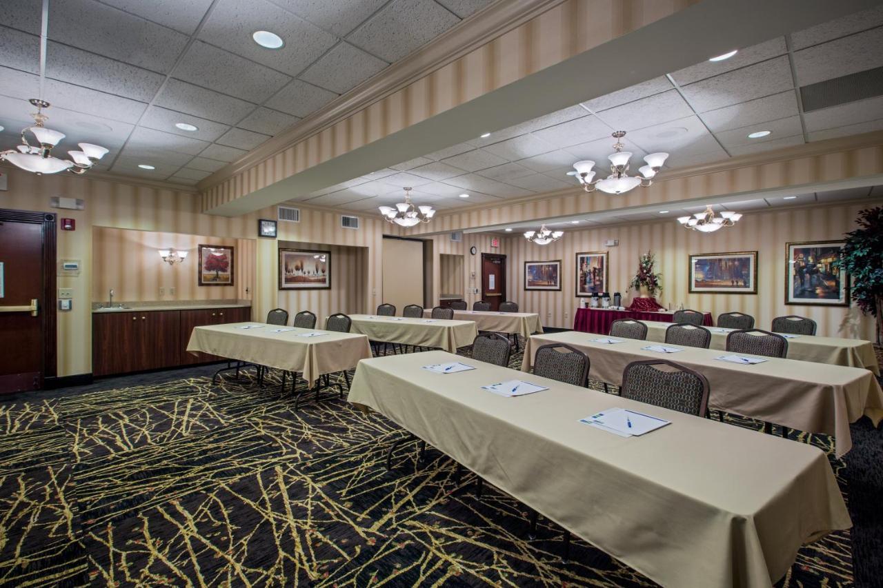 Holiday Inn Express Hotel & Suites Youngstown North-Warren/Niles By Ihg Exteriör bild