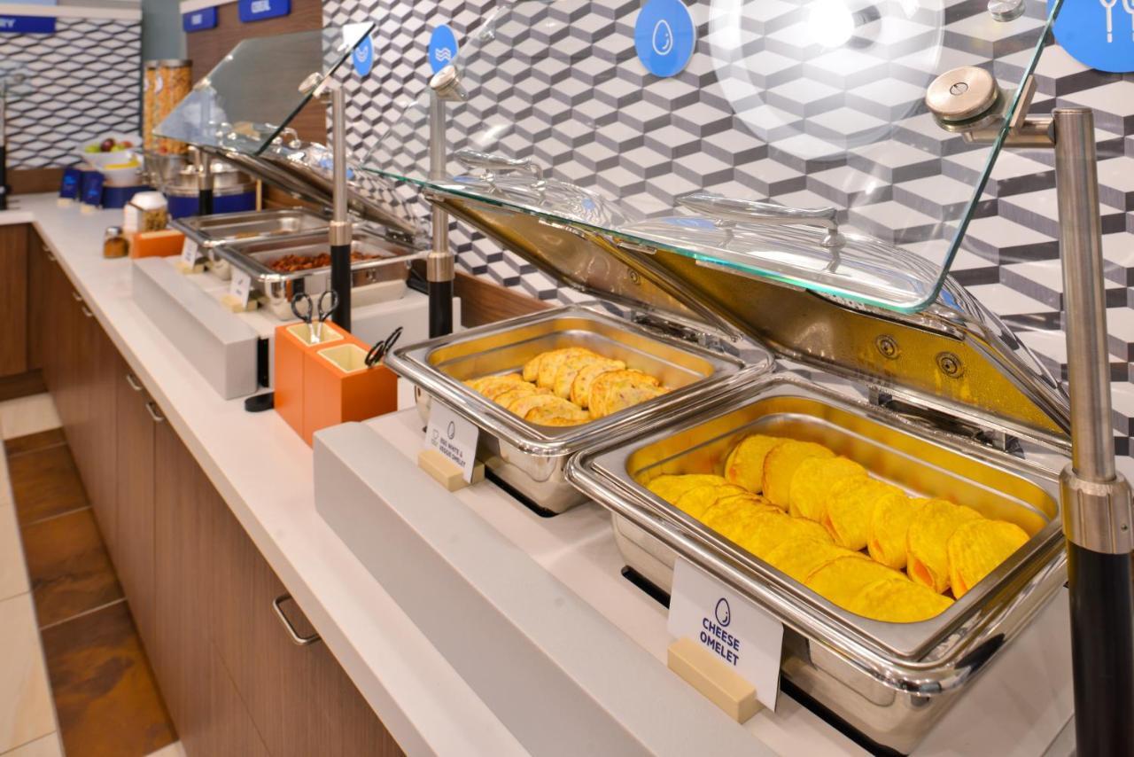 Holiday Inn Express Hotel & Suites Youngstown North-Warren/Niles By Ihg Exteriör bild