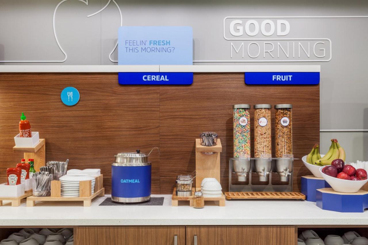 Holiday Inn Express Hotel & Suites Youngstown North-Warren/Niles By Ihg Exteriör bild