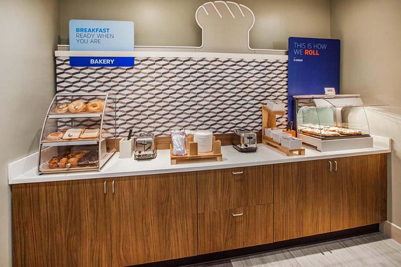 Holiday Inn Express Hotel & Suites Youngstown North-Warren/Niles By Ihg Exteriör bild
