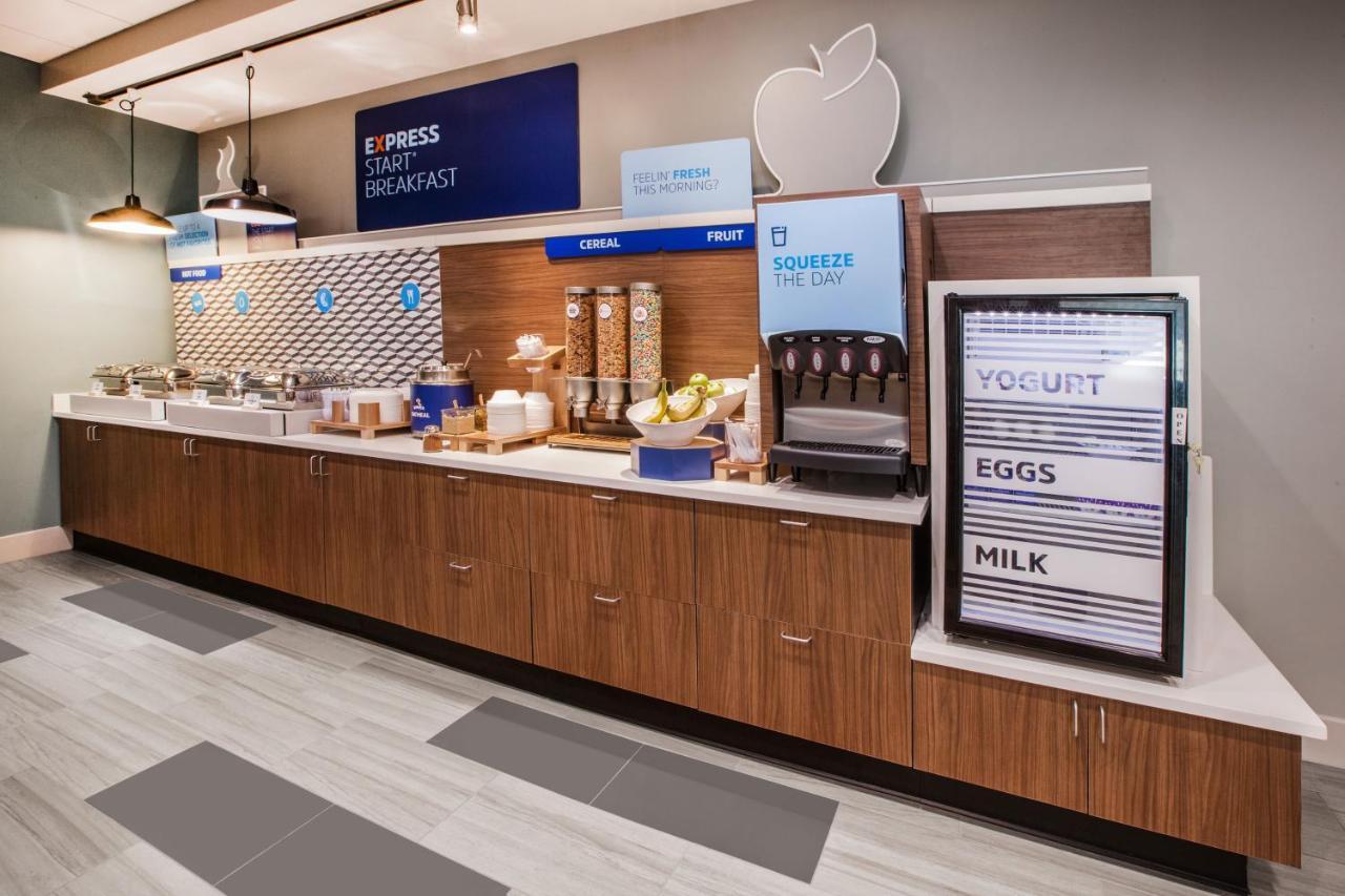 Holiday Inn Express Hotel & Suites Youngstown North-Warren/Niles By Ihg Exteriör bild